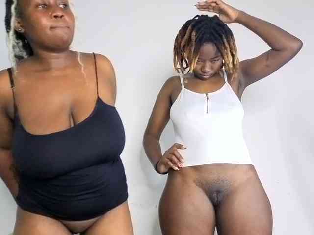Pretty-Titties webcam