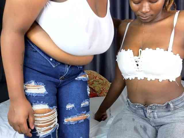 Pretty-Titties webcam