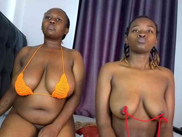 Pretty-Titties webcam