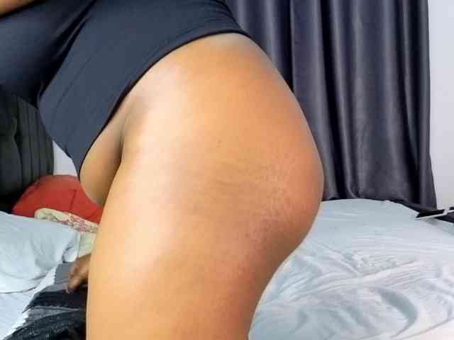 Pretty-Titties webcam