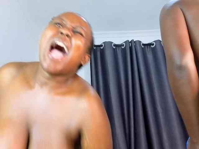 Pretty-Titties webcam