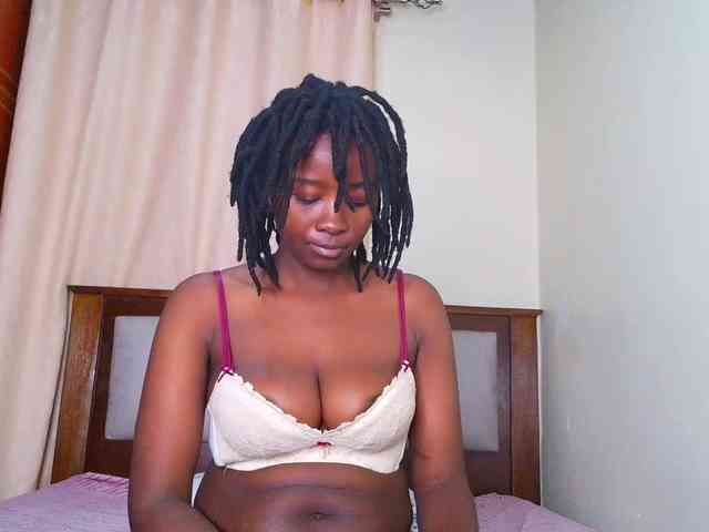 Pretty-Titties webcam