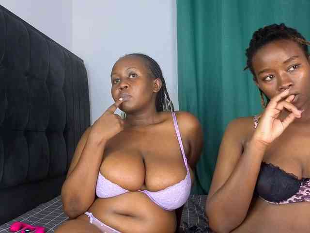 Pretty-Titties webcam