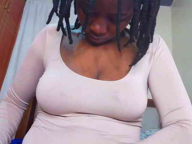 Pretty-Titties webcam