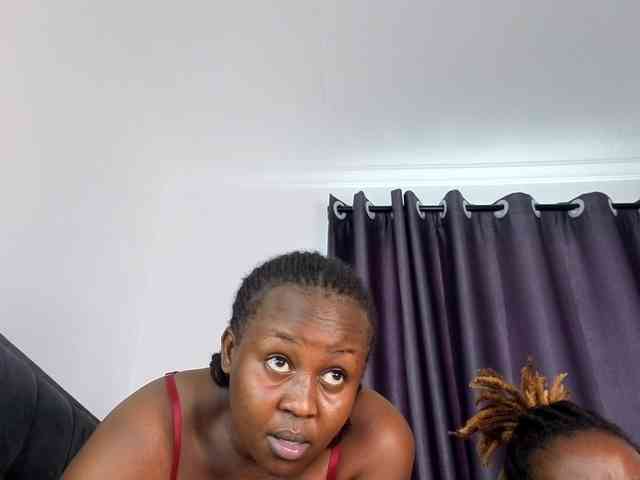 Pretty-Titties webcam