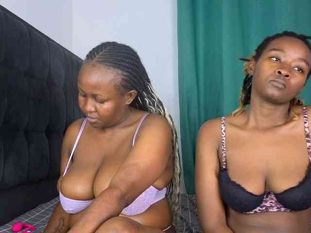 Pretty-Titties webcam
