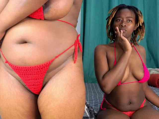 Pretty-Titties webcam