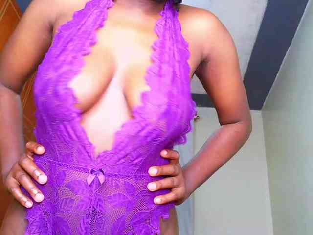 Pretty-Titties webcam