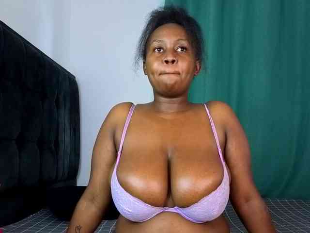 Pretty-Titties webcam