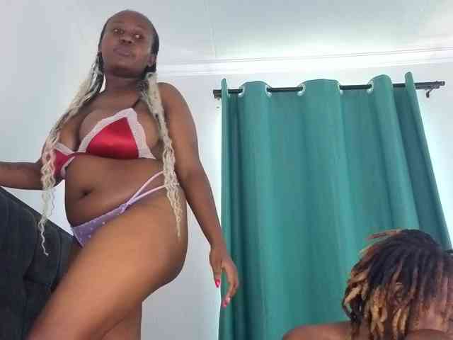 Pretty-Titties webcam