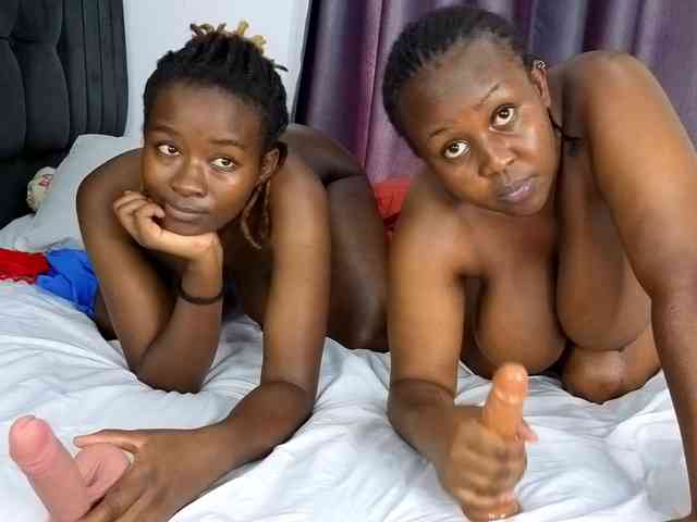 Pretty-Titties webcam