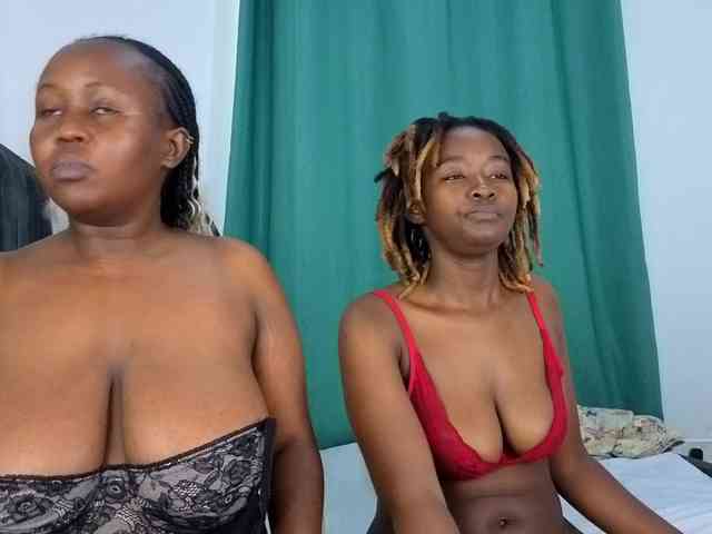 Pretty-Titties webcam