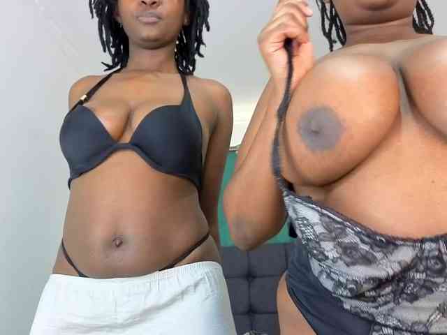 Pretty-Titties webcam
