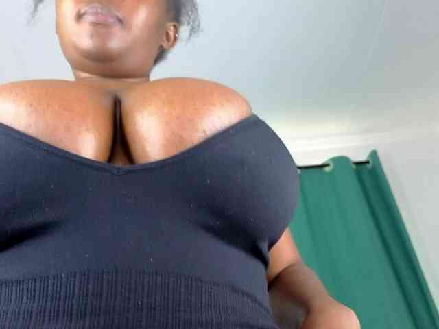 Pretty-Titties webcam