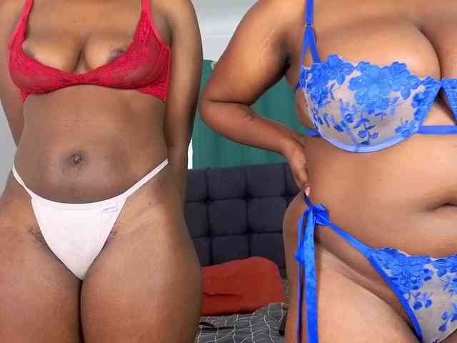 Pretty-Titties webcam