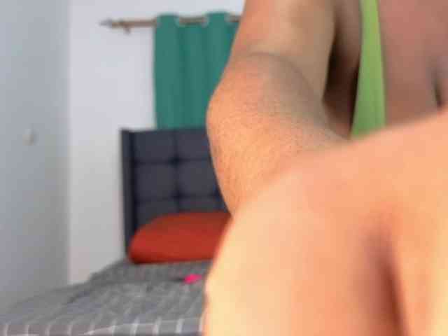 Pretty-Titties webcam