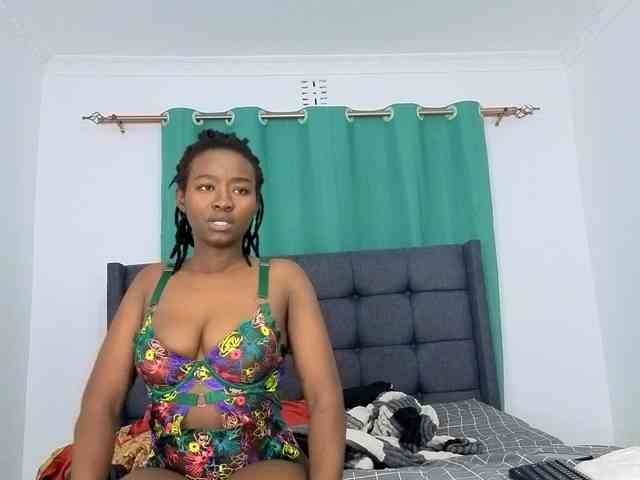 Pretty-Titties webcam