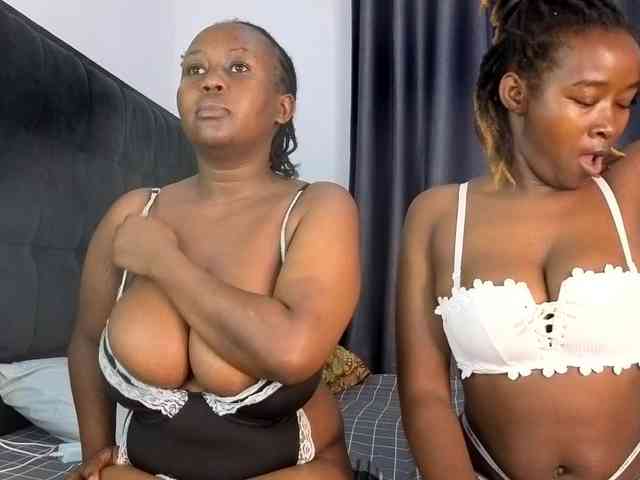 Pretty-Titties webcam