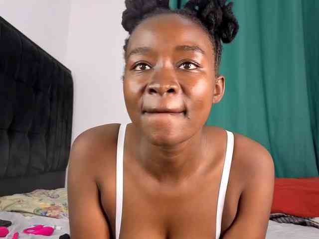 Pretty-Titties webcam