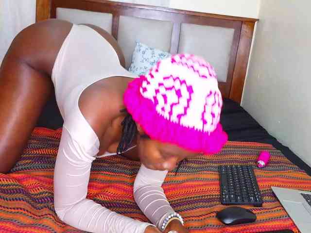 Pretty-Titties webcam
