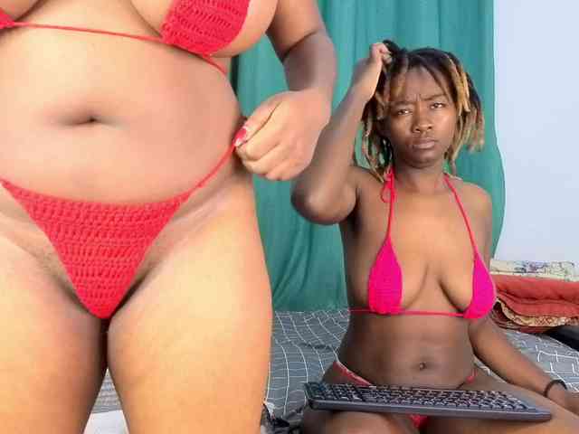 Pretty-Titties webcam