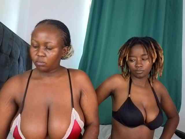 Pretty-Titties webcam