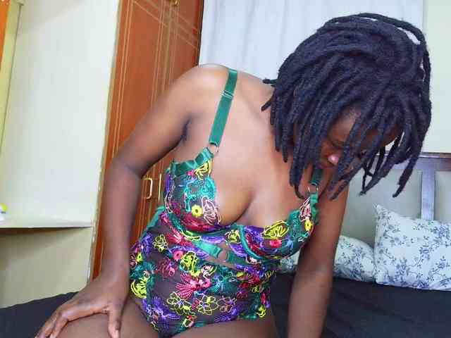 Pretty-Titties webcam