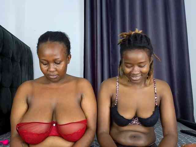 Pretty-Titties webcam