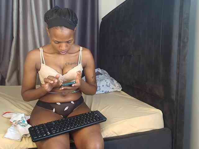 Tasty-titties webcam