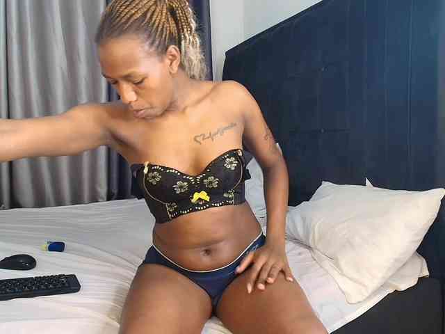 Tasty-titties webcam