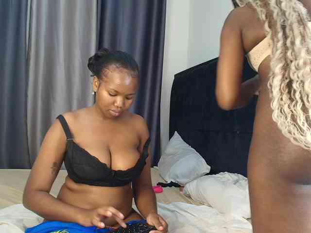 Tasty-titties webcam
