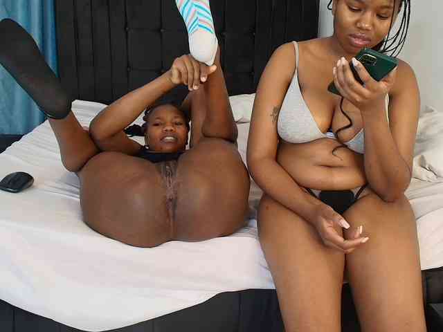 Tasty-titties webcam