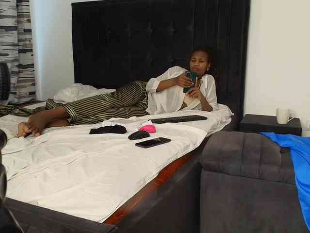 Tasty-titties webcam