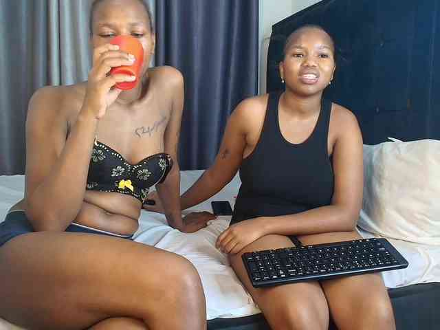 Tasty-titties webcam
