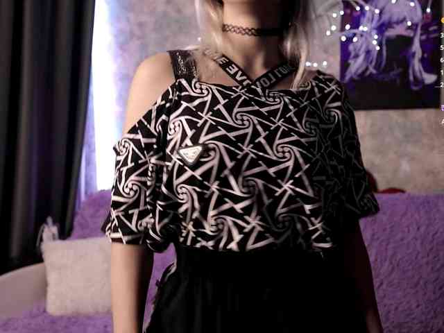 Yunakiss's cam show statistics and live stream