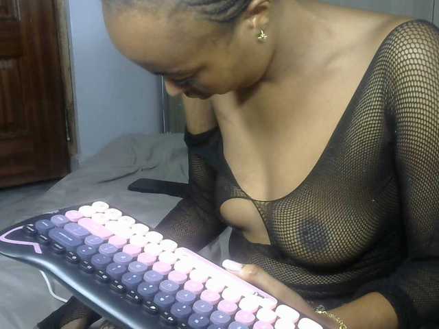 Petitlexxi live webcam show