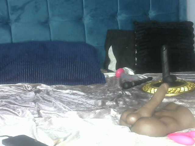Petitlexxi live cam on BongaCams