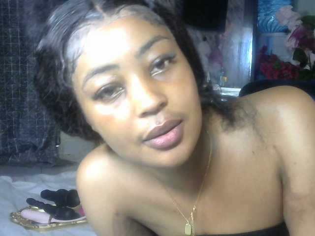 Petitlexxi's BongaCams show and profile