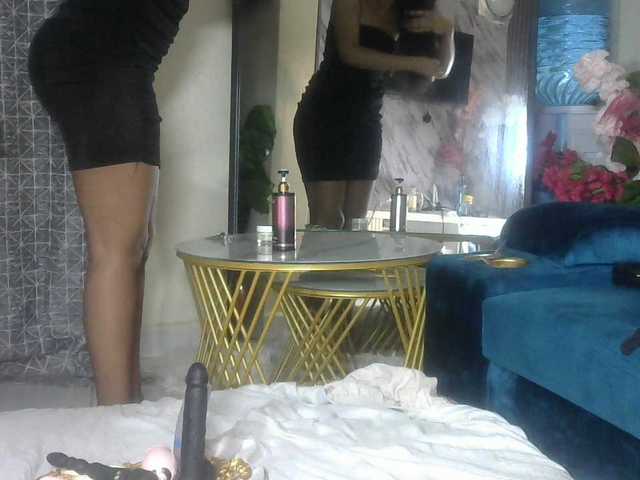 Petitlexxi's BongaCams show and profile