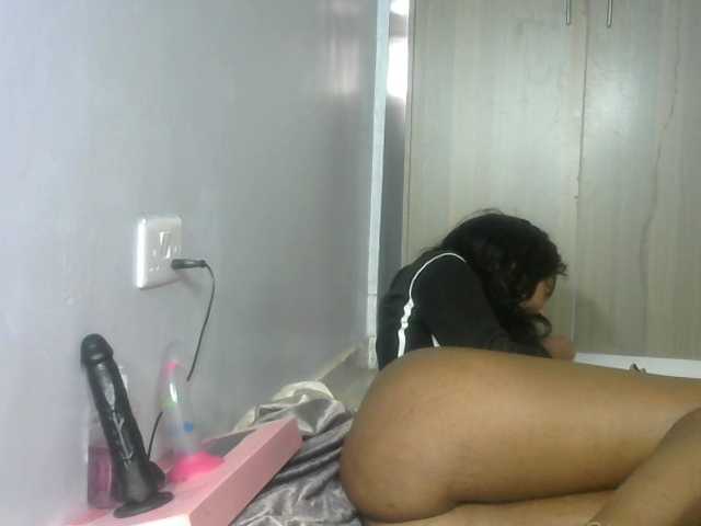 Petitlexxi live cam on BongaCams
