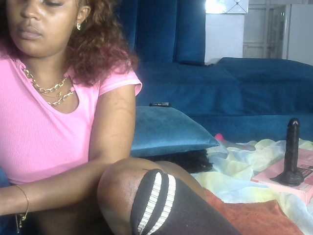 Petitlexxi live cam on BongaCams
