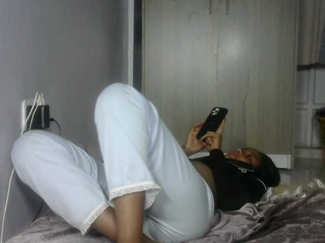 Petitlexxi live cam on BongaCams