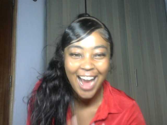 Petitlexxi live cam on BongaCams