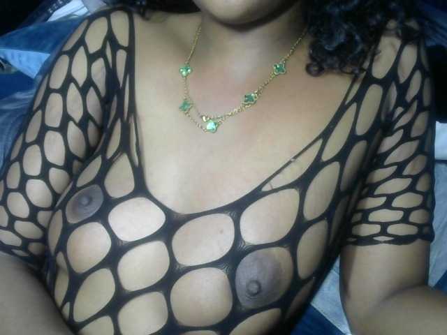 Petitlexxi live cam on BongaCams