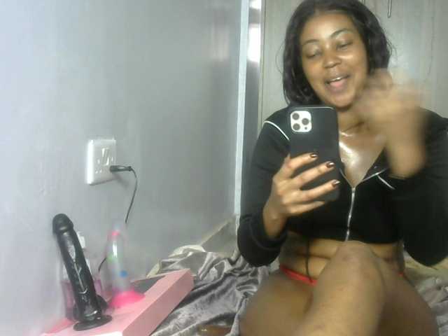 Petitlexxi live cam on BongaCams