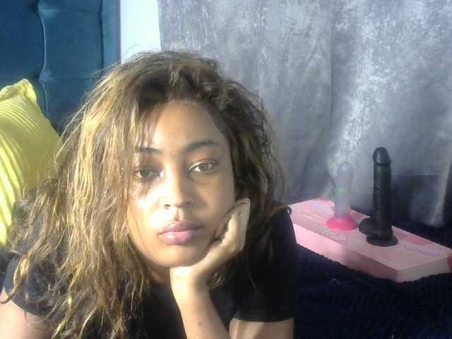 Petitlexxi live cam on BongaCams