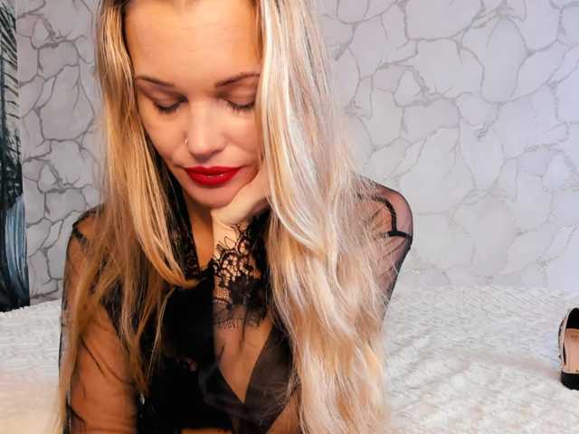 MollyMalone live cam on BongaCams