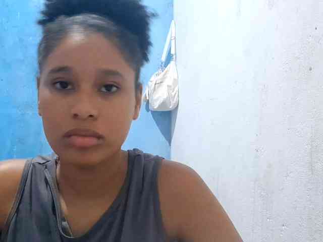 RomanaBeatson webcam