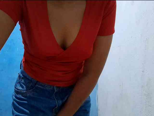 RomanaBeatson webcam