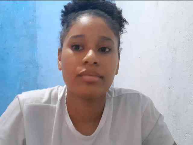 RomanaBeatson webcam